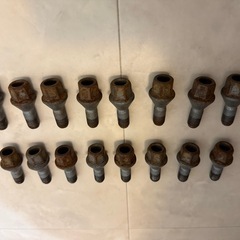ホイールボルト ルノー純正 M12×P1.5 首下23mm 17HEX 16本セットの画像