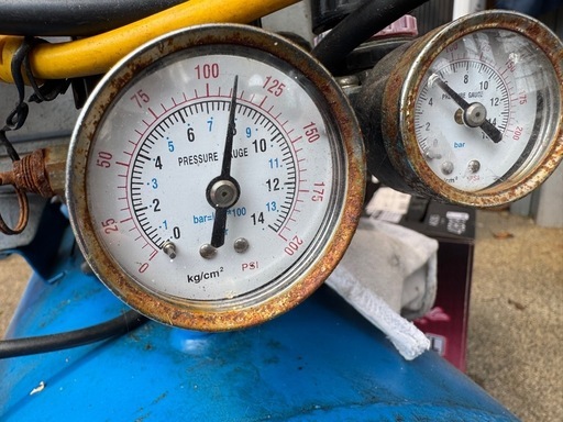 2馬力　コンプレッサー　AC100v  30L