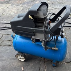 2馬力　コンプレッサー　AC100v  30Lの画像