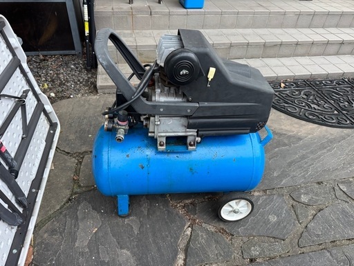 2馬力　コンプレッサー　AC100v  30L
