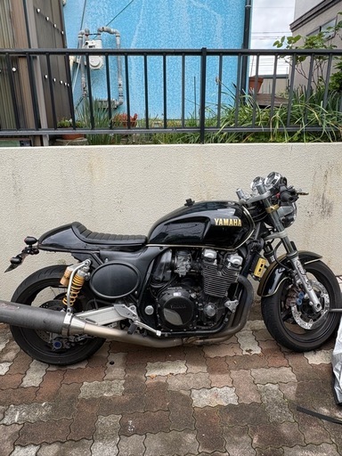 XJR1300 カフェレーサー (青木勝笑) 博多南のヤマハの中古あげます