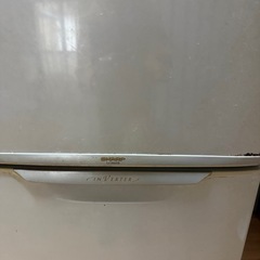 シャープ両開き冷蔵庫の画像