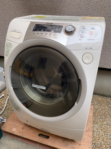2010年製　東芝　ドラム式洗濯乾燥機（9.0kg）TW-G500L