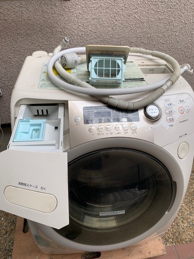 2010年製　東芝　ドラム式洗濯乾燥機（9.0kg）TW-G500L