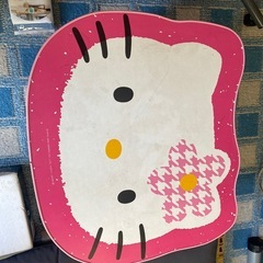 （予約済み）キティちゃん机の画像