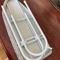 【ジモティー割引で最大15％OFF⭐️】 折り畳み式 アイロン台の画像