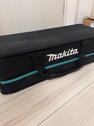 マキタ掃除機18vバッテリー付き掃除機収納ケース付き