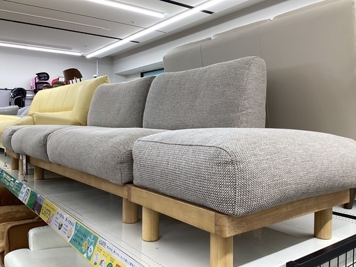 【トレファクピエリ守山店】【取りに来られる方限定】アームレスソファ