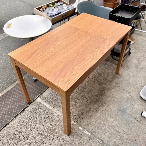 IKEA イケア EKEDALEN エーケダーレン 伸長式テーブル ダイニングテーブル 伸縮 拡張 オーク ナチュラル 2人掛け 4人掛け 木製 机 ikea ekedalen