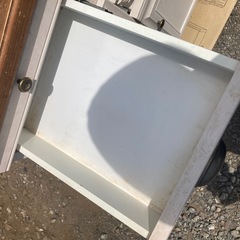 ビーカンパニー　食器棚の画像
