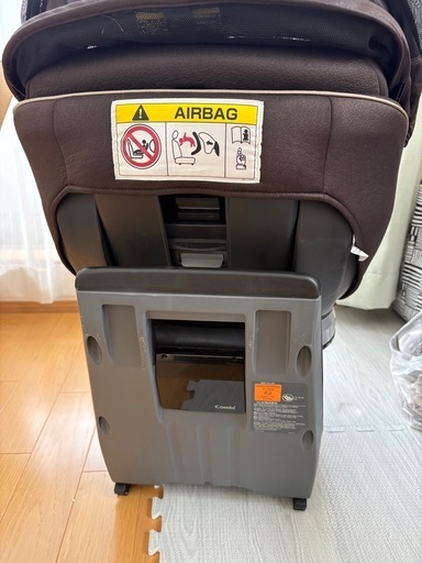 チャイルドシート　Combi　ISO-FIX