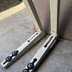 エアコン用土台　アームの画像