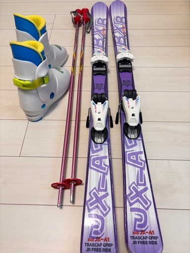 スキー板128cm ストック、靴セット (さき) 稲穂のスキーの中古あげます