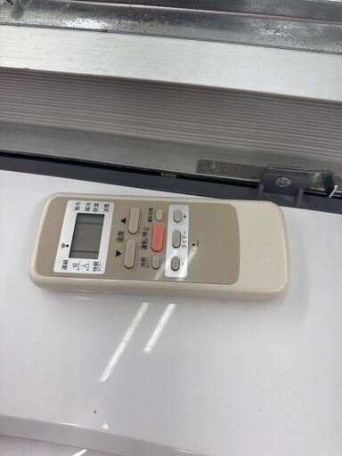 コイズミ KAW-1922 ルームエアコン 2022年製 中古品 リモコン付 【ハンズクラフト宜野湾店】