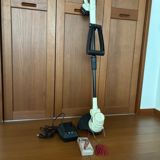 アイリスオーヤマ 充電式草刈機 230mm 18V 軽量 2.0kg