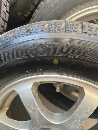 195/65r15スタッドレスタイヤbridgestoneとアルミホイールプリウス30、５０用4本