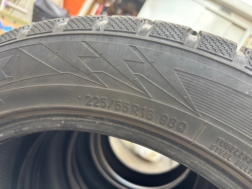 スタッドレス　225/55R18 TOYO   
