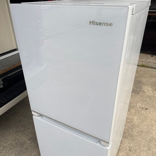 【Hisense】ハイセンス 2ドア冷凍冷蔵庫 ガラストップ　容量134L 冷蔵室88L 冷凍室46L HR-G13B-W 2021年