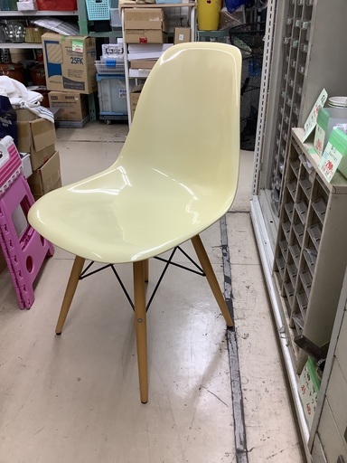 2人用 ダイニングセット イームズリプロ+ガラステーブル 管C260418IK (ベストバイ 静岡県袋井市)