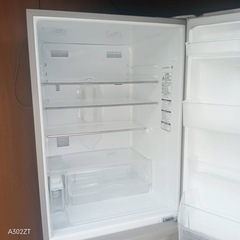 F4Z1t9 送料設置無料　Panasonic　自動製氷機能付大型冷蔵庫　315Lの画像