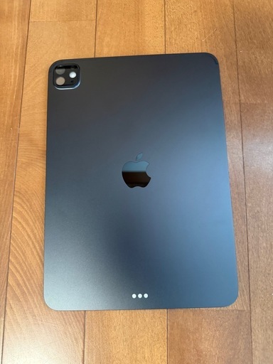 【交渉中】iPad Pro M5 値下げ交渉メール多数来てますが対応不可です、4/25（土）まで出品、売れなければ買取申し込み中の店に売りに出します。