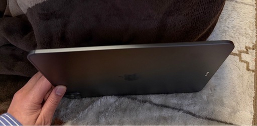 【交渉中】iPad Pro M5 値下げ交渉メール多数来てますが対応不可です、4/25（土）まで出品、売れなければ買取申し込み中の店に売りに出します。