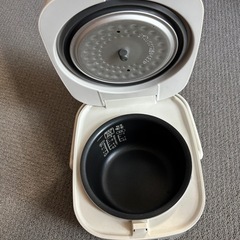 アイリスオーヤマ　マイコン炊飯器の画像