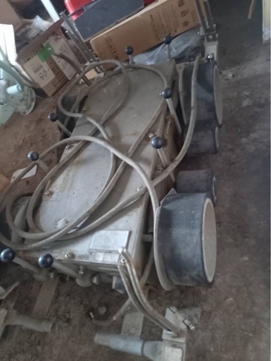 漁具　イカ釣り機4連