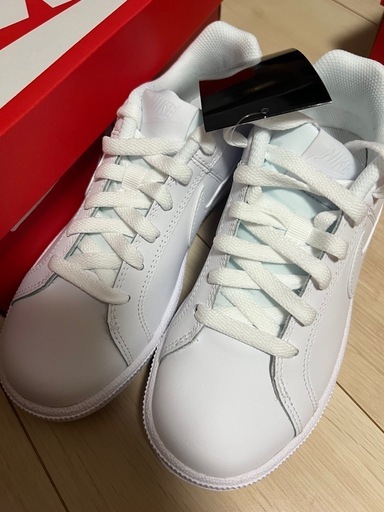 NIKE コートロイヤル