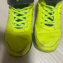 アシックス　asics   ハイカットスノーシュー　キッズ　21.5cmの画像