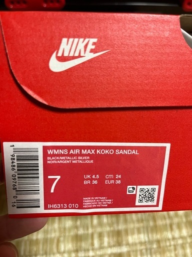人気 黒　NIKE ココサンダル 新品未使用　
