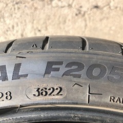 海外製 215/40R18 夏 2本の画像
