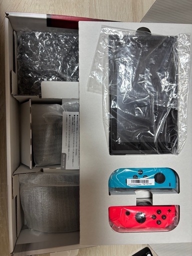 Nintendo Switchカセット付き