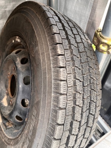 ボンゴ　　冬タイヤ185/80R14