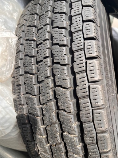 ボンゴ　　冬タイヤ185/80R14