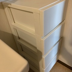 プラスチック収納ケース　ラックの画像