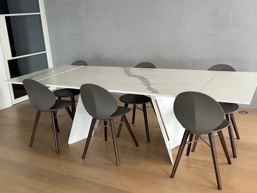 高級家具！イタリア製セラミック伸長式ダイニングテーブル