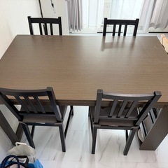 IKEA 4人掛けダイニングテーブルの画像