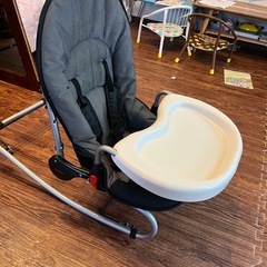 カトージ　バウンサー  テーブル付き
の画像