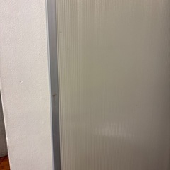 つっぱりアクリルパーテーションの画像