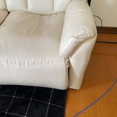 【ニトリ】 本革リクライニング電動ソファ3人掛けの画像