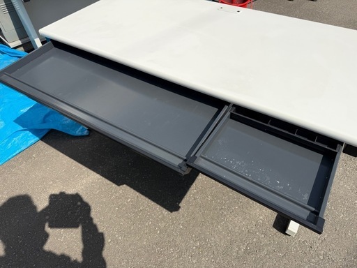 PLUS オフィス用 スチール OA デスク SP-T147 WH ホワイト 引出2杯 W1400 D700 H700 2点あります！ 中古品 プラス オフィス家具 ④