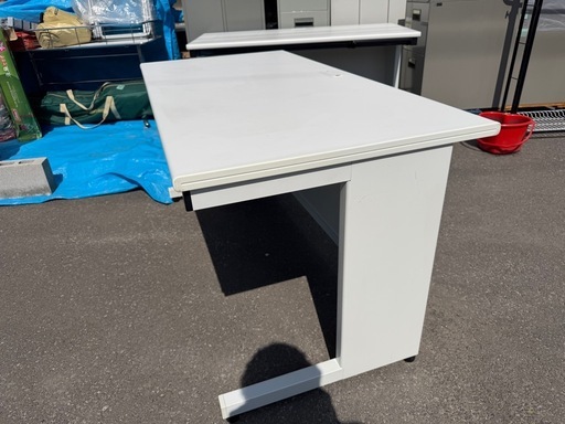 PLUS オフィス用 スチール OA デスク SP-T147 WH ホワイト 引出2杯 W1400 D700 H700 2点あります！ 中古品 プラス オフィス家具 ④