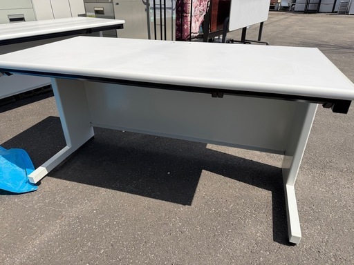 PLUS オフィス用 スチール OA デスク SP-T147 WH ホワイト 引出2杯 W1400 D700 H700 2点あります！ 中古品 プラス オフィス家具 ④