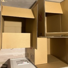 ダンボール5箱の画像