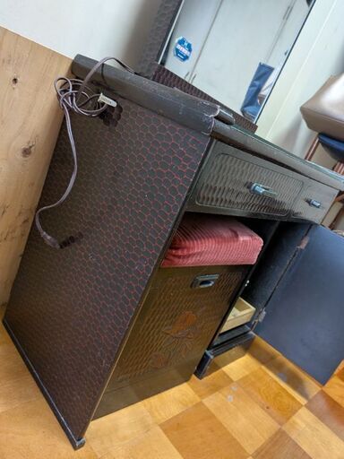 鎌倉彫　鏡台（引取限定、階段あり）