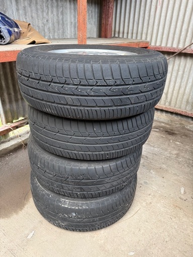 車のパーツ DEGNAR 215/70/R15
