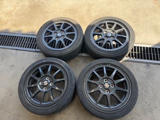 車のパーツ 165/55R15