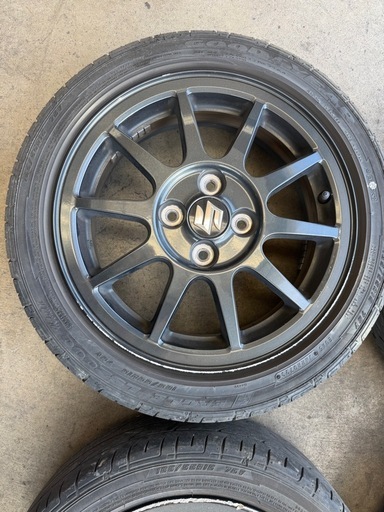 車のパーツ 165/55R15