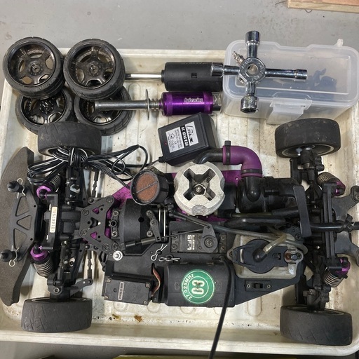 HPI エンジン　ラジコン　クローラータイヤ